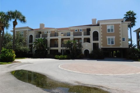 Condominio en venta en Saint Petersburg, Florida, 3 dormitorios, 206.06 m2 № 1394543 - foto 1