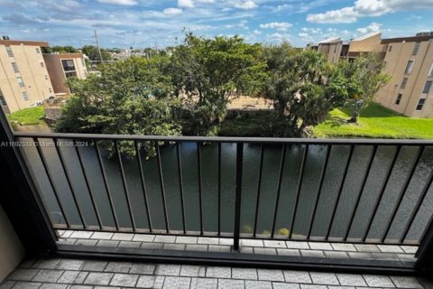 Condominio en venta en Miami, Florida, 2 dormitorios, 108.79 m2 № 1440083 - foto 24