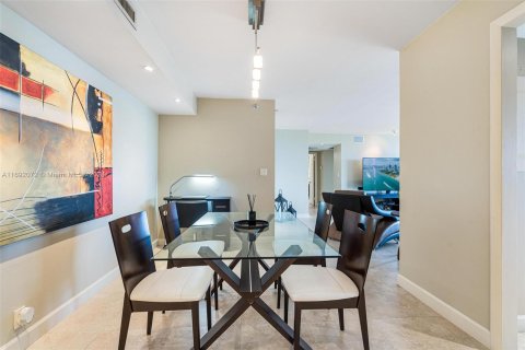 Condominio en venta en Miami, Florida, 2 dormitorios, 142.6 m2 № 1439938 - foto 11