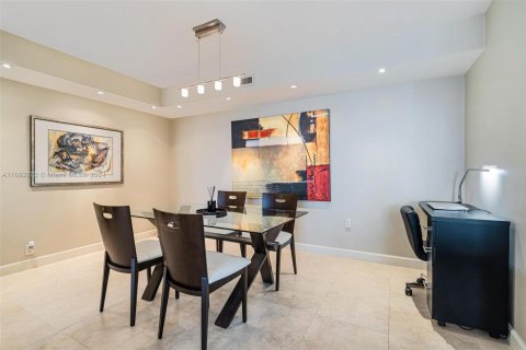 Condominio en venta en Miami, Florida, 2 dormitorios, 142.6 m2 № 1439938 - foto 10