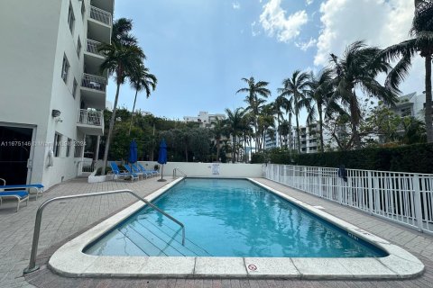 Condominio en venta en Miami Beach, Florida, 1 dormitorio, 75.25 m2 № 1398994 - foto 17