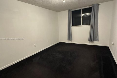 Condo in Miami Beach, Florida, 1 bedroom  № 1398994 - photo 8