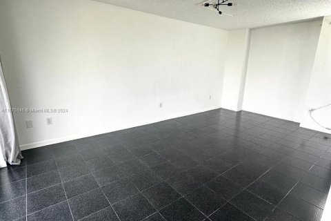 Condominio en venta en Miami Beach, Florida, 1 dormitorio, 75.25 m2 № 1398994 - foto 3