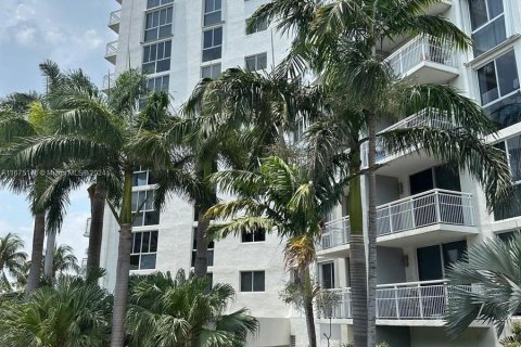 Condominio en venta en Miami Beach, Florida, 1 dormitorio, 75.25 m2 № 1398994 - foto 1