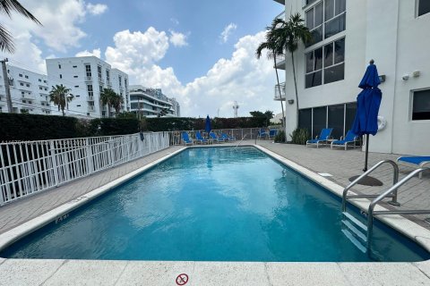 Condominio en venta en Miami Beach, Florida, 1 dormitorio, 75.25 m2 № 1398994 - foto 16