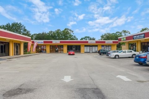 Shop in Fort Pierce, Florida № 959713 - photo 1