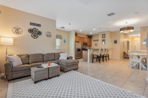Townhouse in Kissimmee, Florida 5 bedrooms, 188.03 sq.m. № 959791 - photo 4