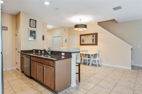 Townhouse in Kissimmee, Florida 5 bedrooms, 188.03 sq.m. № 959791 - photo 6