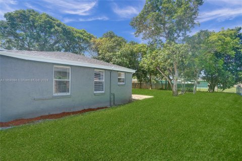 House in Delray Beach, Florida 3 bedrooms, 123.75 sq.m. № 1364843 - photo 10