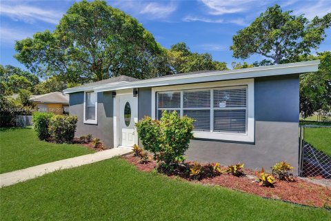 House in Delray Beach, Florida 3 bedrooms, 123.75 sq.m. № 1364843 - photo 23