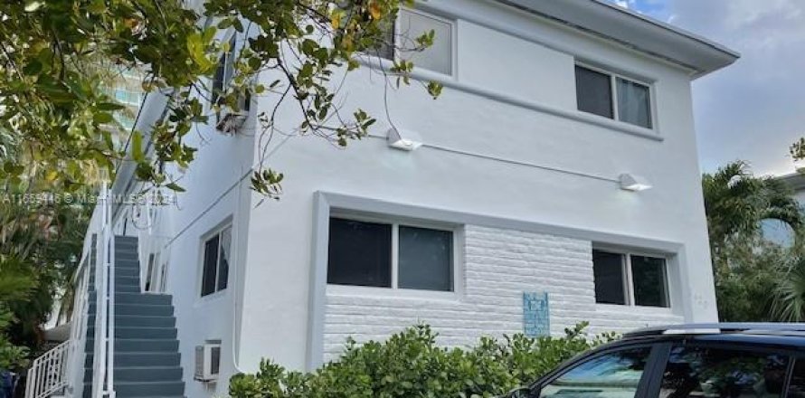 Commercial property in Miami Beach, Florida 414.34 sq.m. № 1364842