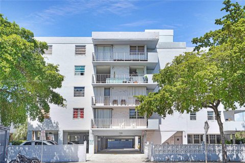 Copropriété à vendre à Miami Beach, Floride: 2 chambres, 96.34 m2 № 1364841 - photo 24