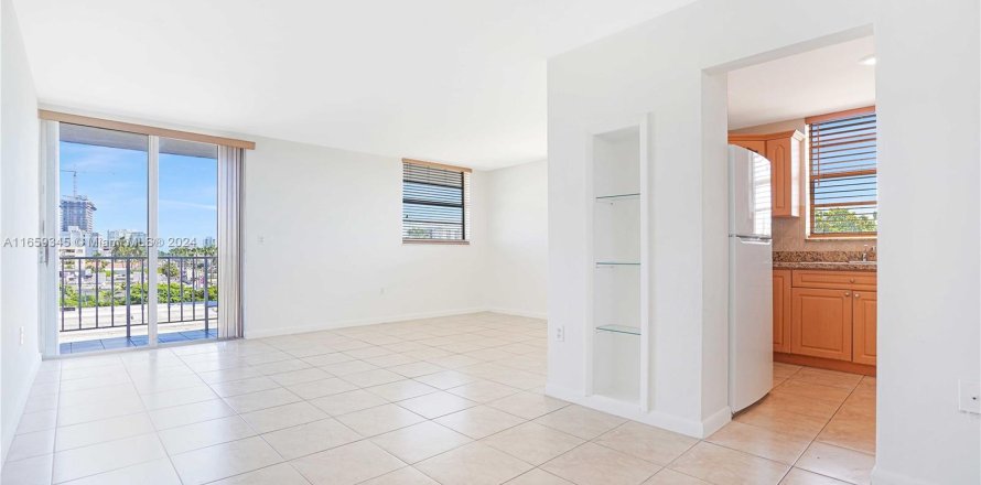 Condominio en Miami Beach, Florida, 2 dormitorios  № 1364841