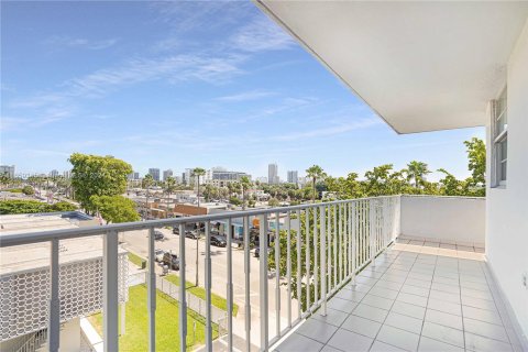 Copropriété à vendre à Miami Beach, Floride: 2 chambres, 96.34 m2 № 1364841 - photo 7