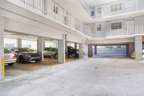 Copropriété à vendre à Miami Beach, Floride: 2 chambres, 96.34 m2 № 1364841 - photo 22