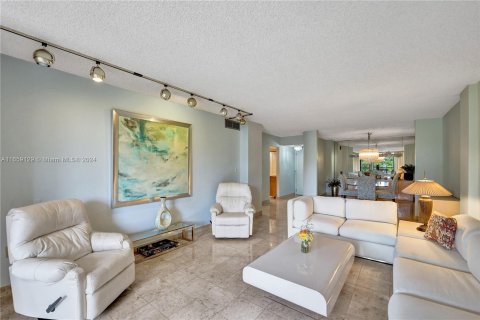 Condo in Hollywood, Florida, 2 bedrooms  № 1364840 - photo 26