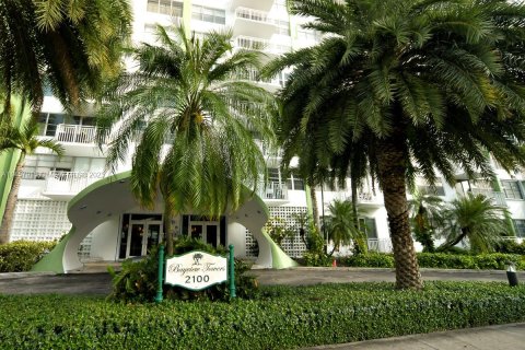 Copropriété à vendre à North Miami, Floride: 2 chambres, 110.37 m2 № 734559 - photo 20