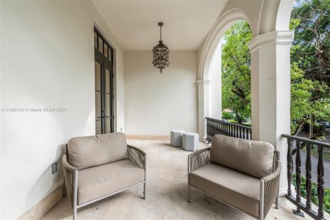 Townhouse in Coral Gables, Florida 4 bedrooms, 379.04 sq.m. № 1423422 - photo 22