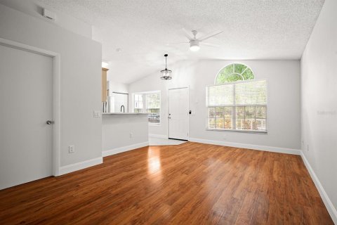 Touwnhouse à vendre à Palm Harbor, Floride: 2 chambres, 78.04 m2 № 1370209 - photo 3