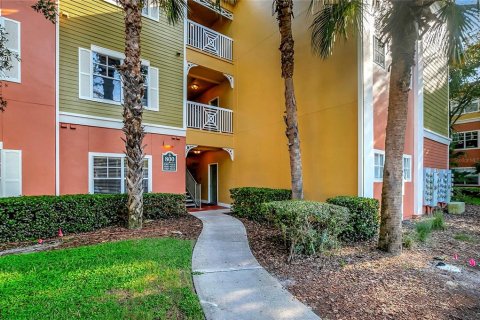 Condo in Tampa, Florida, 2 bedrooms  № 1370244 - photo 1