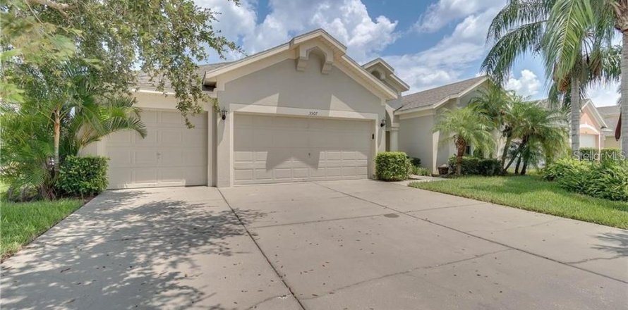 Casa en Kissimmee, Florida 4 dormitorios, 216.83 m2 № 1370277