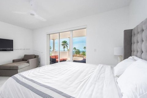 Condominio en alquiler en Miami Beach, Florida, 3 dormitorios, 170.75 m2 № 10510 - foto 28