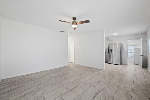 Casa en venta en Tampa, Florida, 4 dormitorios, 101.08 m2 № 1365004 - foto 7