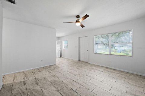 Villa ou maison à vendre à Tampa, Floride: 4 chambres, 101.08 m2 № 1365004 - photo 5