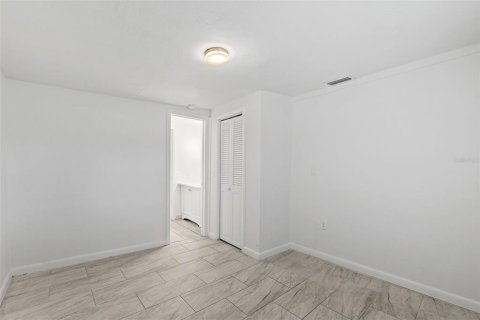 Casa en venta en Tampa, Florida, 4 dormitorios, 101.08 m2 № 1365004 - foto 18