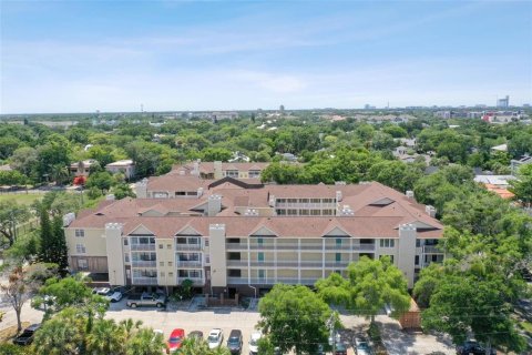 Condo in Tampa, Florida, 1 bedroom  № 1365000 - photo 1