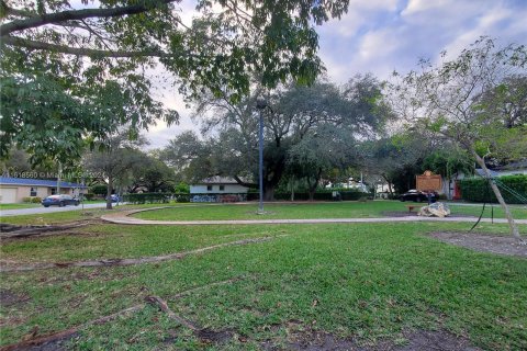 Casa en venta en Coral Gables, Florida, 3 dormitorios, 117.8 m2 № 1239808 - foto 24