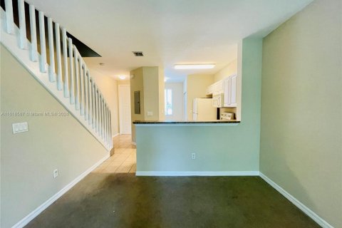 Adosado en venta en Riviera Beach, Florida, 2 dormitorios, 113.99 m2 № 1239810 - foto 7