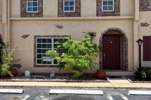 Condo in Coral Springs, Florida, 3 bedrooms  № 1270227 - photo 21