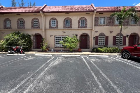 Copropriété à vendre à Coral Springs, Floride: 3 chambres, 139.35 m2 № 1270227 - photo 2