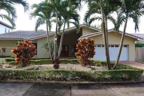 Casa en venta en Miami Lakes, Florida, 4 dormitorios, 232.53 m2 № 812731 - foto 1