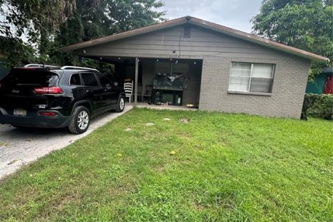 House in Tampa, Florida 3 bedrooms, 90.58 sq.m. № 1365083 - photo 14