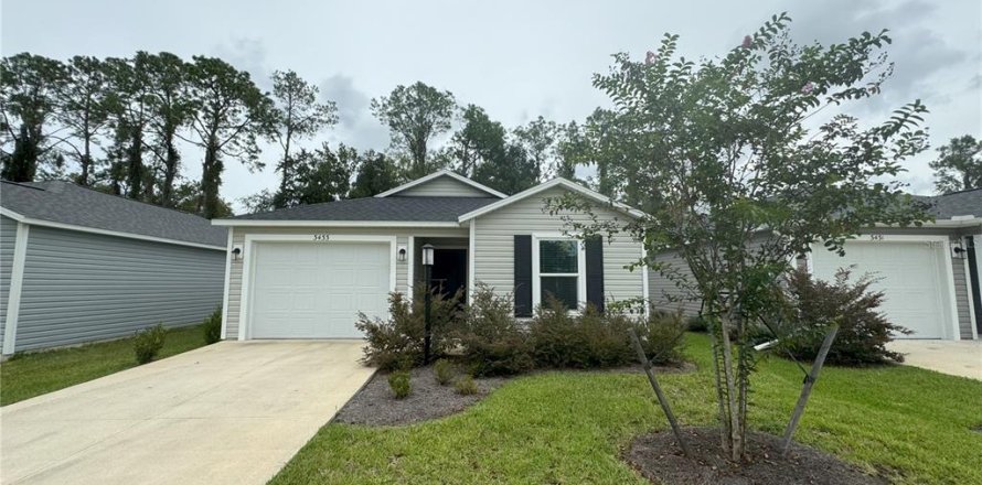 House in The Villages, Florida 2 bedrooms, 89.09 sq.m. № 1365050