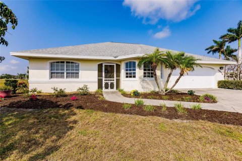 Villa ou maison à vendre à Punta Gorda, Floride: 3 chambres, 142.33 m2 № 1193944 - photo 1