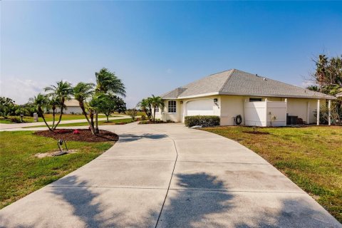 Villa ou maison à vendre à Punta Gorda, Floride: 3 chambres, 142.33 m2 № 1193944 - photo 6