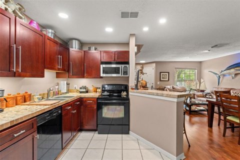 Touwnhouse à vendre à Tampa, Floride: 2 chambres, 99.41 m2 № 1362957 - photo 10