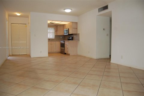 Condo in Davie, Florida, 2 bedrooms  № 1293190 - photo 5