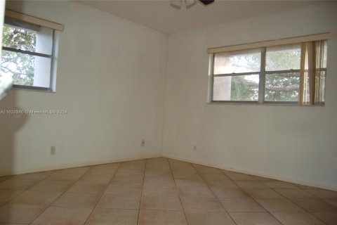 Condo in Davie, Florida, 2 bedrooms  № 1293190 - photo 4