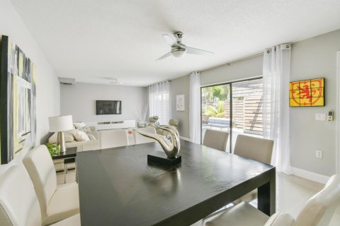Townhouse in Palm Beach Gardens, Florida 2 bedrooms, 138.24 sq.m. № 1080527 - photo 28