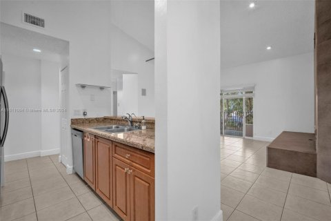 Condo in Miami, Florida, 3 bedrooms  № 1233473 - photo 5