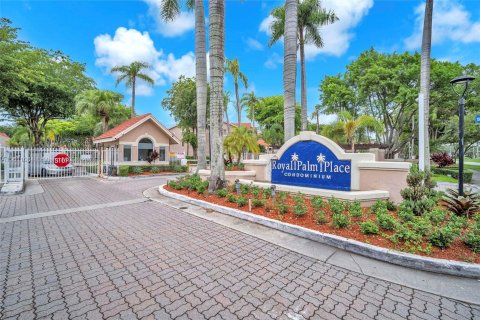 Copropriété à vendre à Miami, Floride: 3 chambres, 110.55 m2 № 1233473 - photo 30