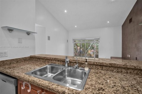 Copropriété à vendre à Miami, Floride: 3 chambres, 110.55 m2 № 1233473 - photo 14