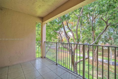 Condo in Miami, Florida, 3 bedrooms  № 1233473 - photo 24