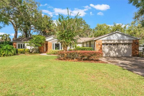 Villa ou maison à vendre à Orlando, Floride: 4 chambres, 309.83 m2 № 1426890 - photo 1