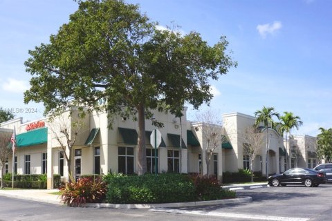 Propiedad comercial en venta en Coconut Creek, Florida № 1367109 - foto 1