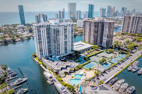 Condo in Aventura, Florida, 2 bedrooms  № 1232745 - photo 18